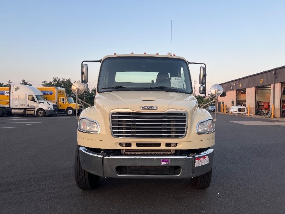 Cab and Chassis Truck-Light and Medium Duty Trucks-Freightliner-2017-M2-Bensalem-PA-340,161\n\t\tmiles-$ 29,750 - Image 2