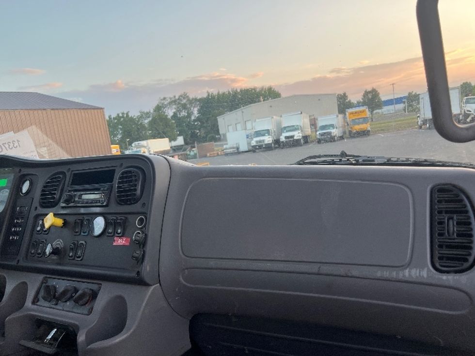 Cab and Chassis Truck-Light and Medium Duty Trucks-Freightliner-2017-M2-Bensalem-PA-340,161\n\t\tmiles-$ 29,750 - Image 21