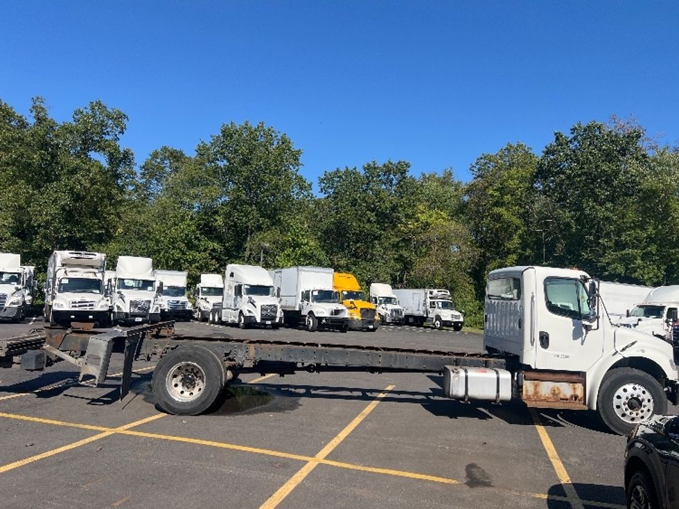 Cab and Chassis Truck-Light and Medium Duty Trucks-Freightliner-2017-M2-Dayton-NJ-215,299\n\t\tmiles-$ 34,000 - Image 16