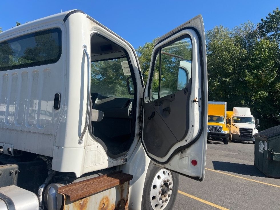 Cab and Chassis Truck-Light and Medium Duty Trucks-Freightliner-2017-M2-Dayton-NJ-215,299\n\t\tmiles-$ 34,000 - Image 17