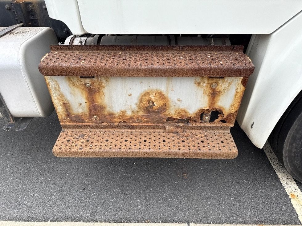 Cab and Chassis Truck-Light and Medium Duty Trucks-Freightliner-2017-M2-Dayton-NJ-215,299\n\t\tmiles-$ 34,000 - Image 21