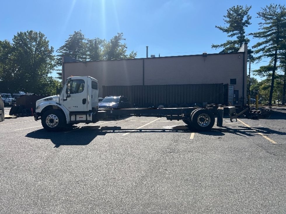 Cab and Chassis Truck-Light and Medium Duty Trucks-Freightliner-2017-M2-Dayton-NJ-215,299\n\t\tmiles-$ 34,000 - Image 4