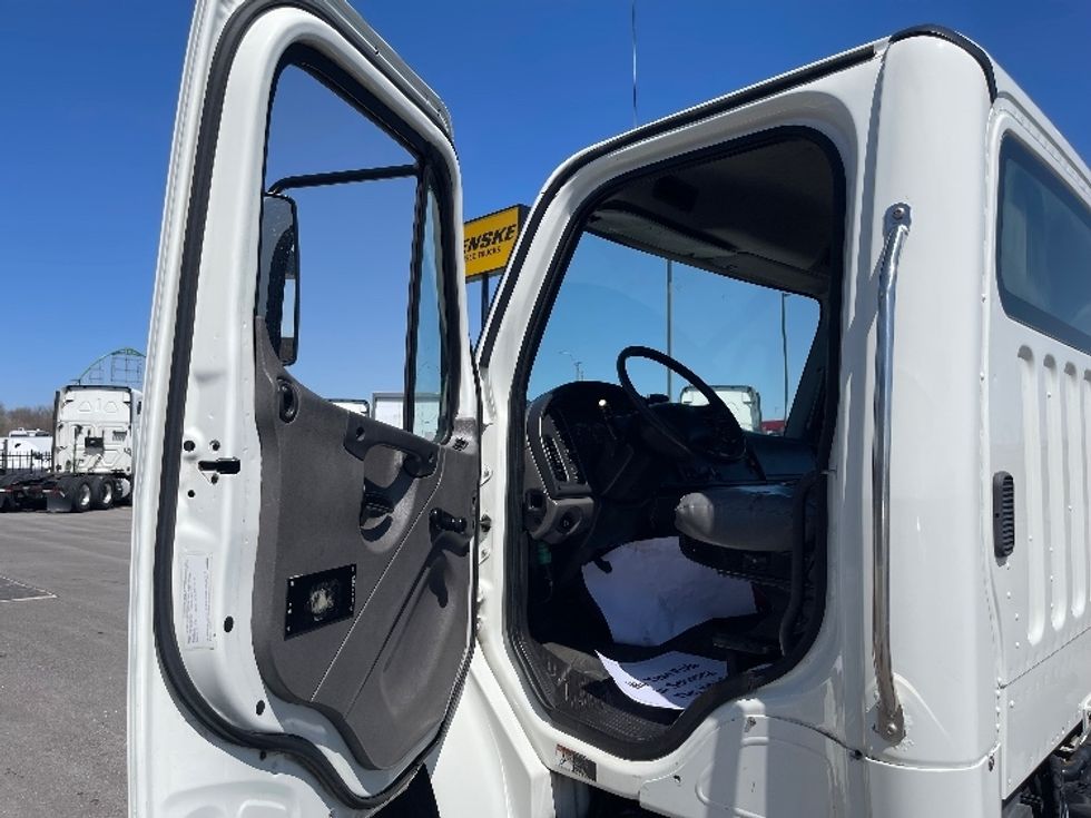 Cab and Chassis Truck-Light and Medium Duty Trucks-Freightliner-2017-M2-Kansas City-MO-180,280\n\t\tmiles-$ 33,250 - Image 11