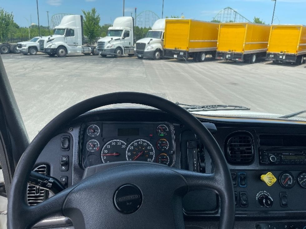 Cab and Chassis Truck-Light and Medium Duty Trucks-Freightliner-2017-M2-Kansas City-MO-183,581\n\t\tmiles-$ 36,750 - Image 13