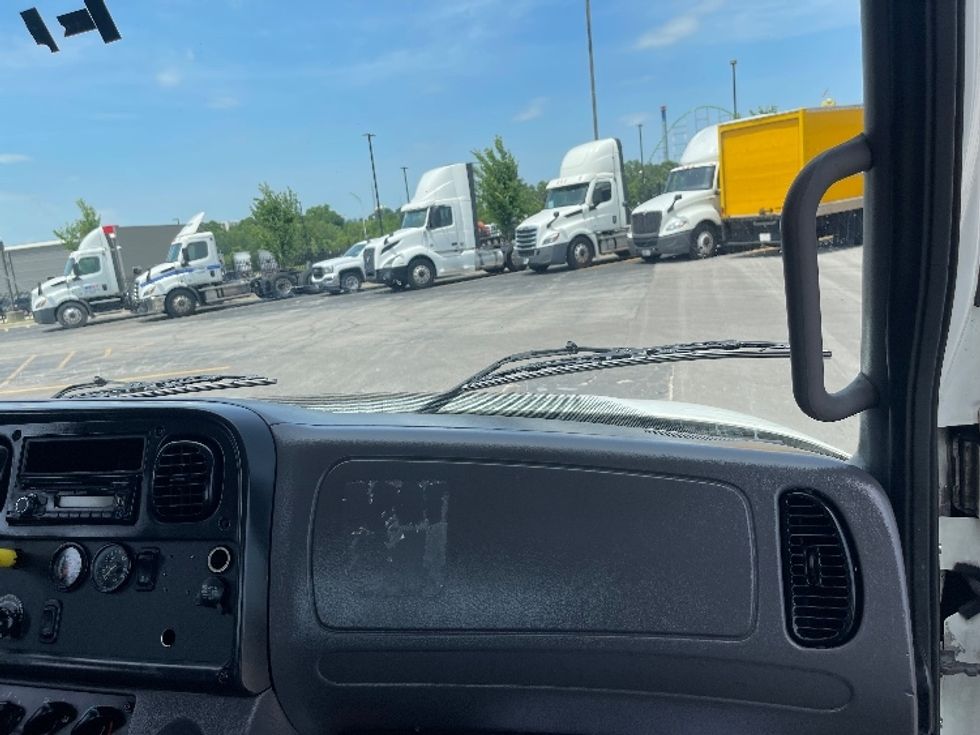 Cab and Chassis Truck-Light and Medium Duty Trucks-Freightliner-2017-M2-Kansas City-MO-183,581\n\t\tmiles-$ 36,750 - Image 16