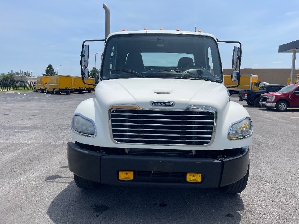 Cab and Chassis Truck-Light and Medium Duty Trucks-Freightliner-2017-M2-Kansas City-MO-183,581\n\t\tmiles-$ 36,750 - Image 2