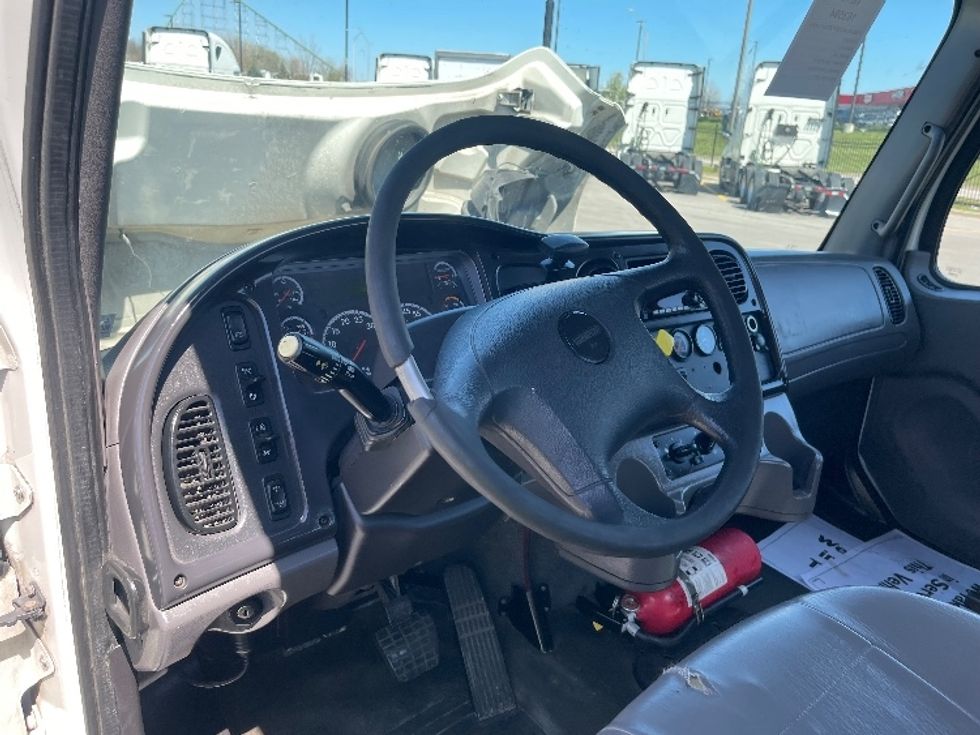 Cab and Chassis Truck-Light and Medium Duty Trucks-Freightliner-2017-M2-Kansas City-MO-187,906\n\t\tmiles-$ 32,500 - Image 12