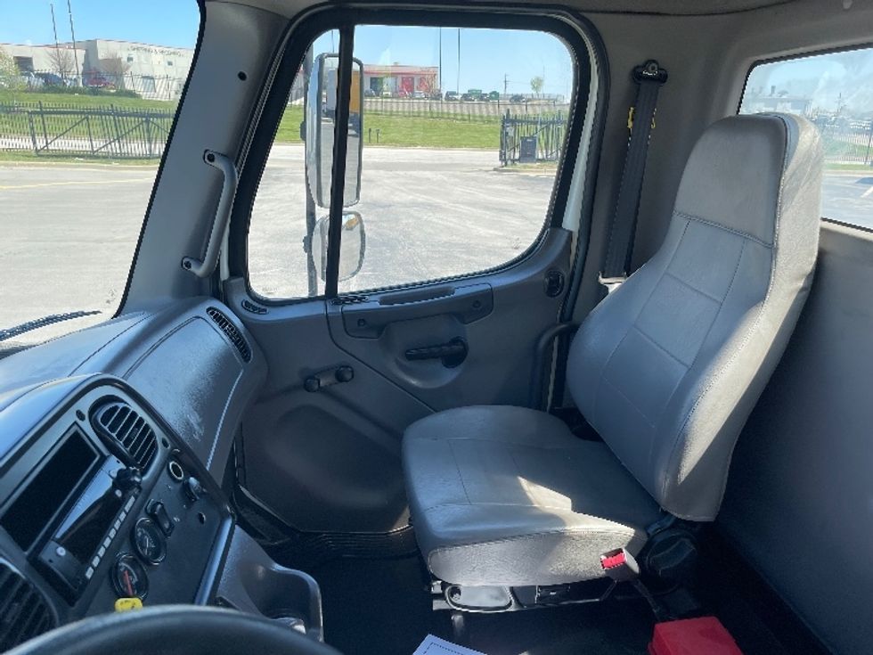 Cab and Chassis Truck-Light and Medium Duty Trucks-Freightliner-2017-M2-Kansas City-MO-187,906\n\t\tmiles-$ 32,500 - Image 14