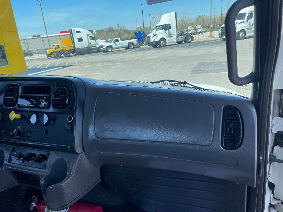 Cab and Chassis Truck-Light and Medium Duty Trucks-Freightliner-2017-M2-Kansas City-MO-187,906\n\t\tmiles-$ 32,500 - Image 16