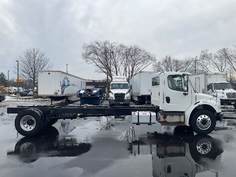 Cab and Chassis Truck-Light and Medium Duty Trucks-Freightliner-2017-M2-New Castle-DE-179,607\n\t\tmiles-$ 36,250 - Image 15
