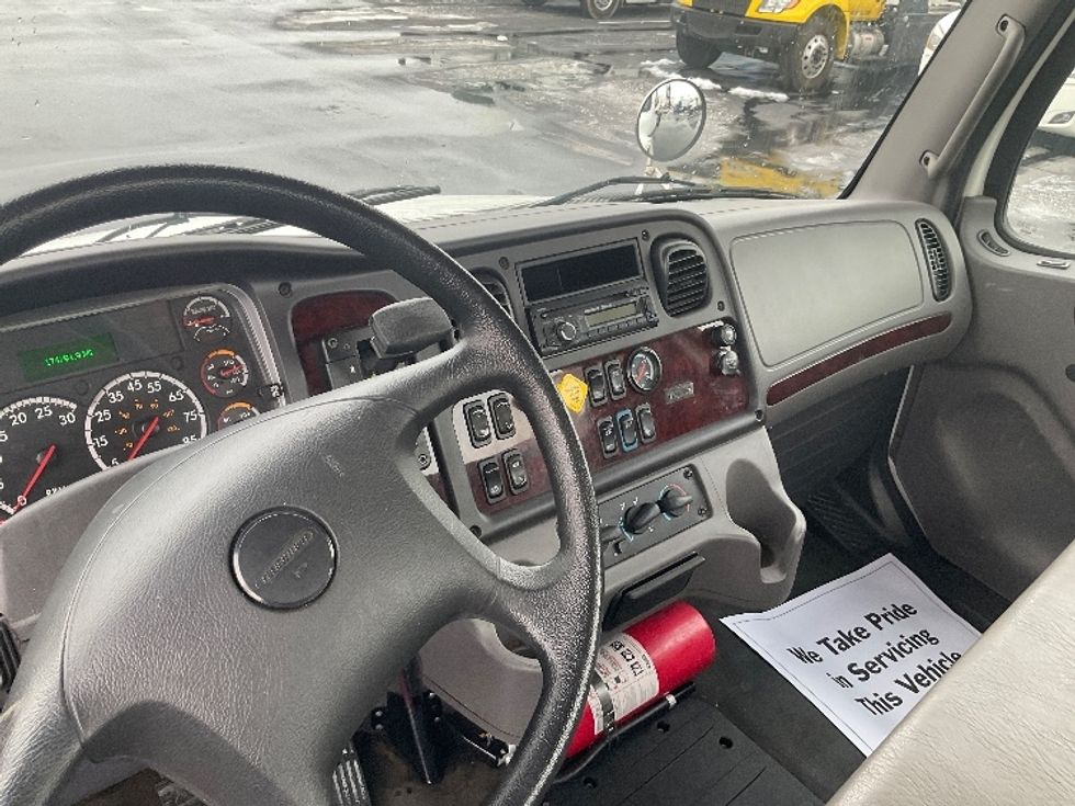 Cab and Chassis Truck-Light and Medium Duty Trucks-Freightliner-2017-M2-New Castle-DE-179,607\n\t\tmiles-$ 36,250 - Image 18