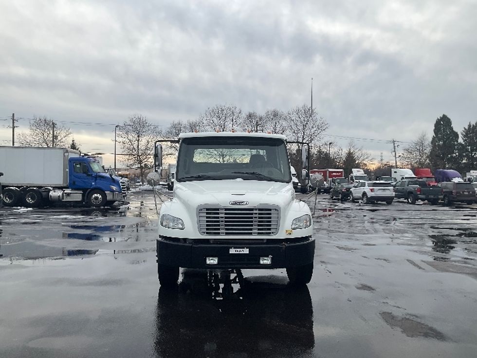 Cab and Chassis Truck-Light and Medium Duty Trucks-Freightliner-2017-M2-New Castle-DE-179,607\n\t\tmiles-$ 36,250 - Image 2