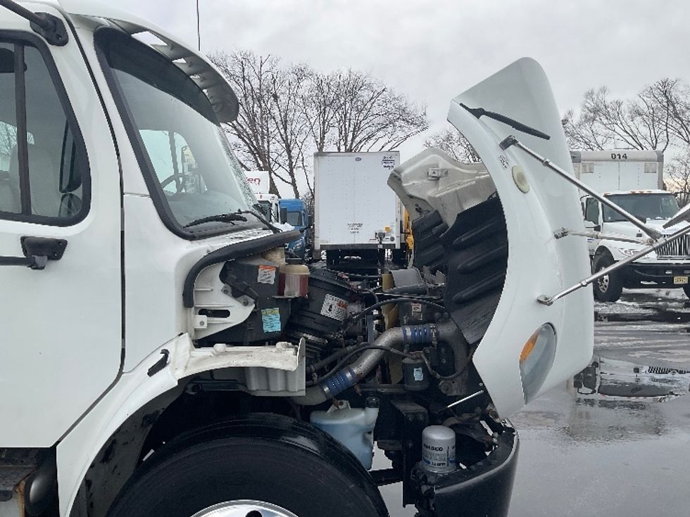 Cab and Chassis Truck-Light and Medium Duty Trucks-Freightliner-2017-M2-New Castle-DE-179,607\n\t\tmiles-$ 36,250 - Image 23