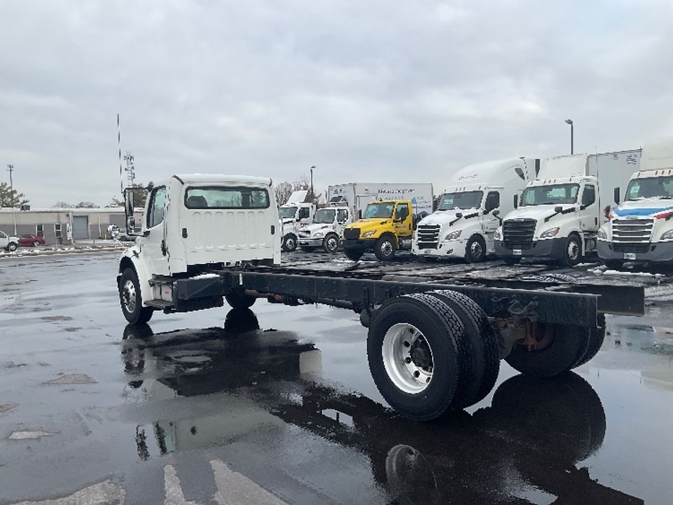 Cab and Chassis Truck-Light and Medium Duty Trucks-Freightliner-2017-M2-New Castle-DE-179,607\n\t\tmiles-$ 36,250 - Image 6