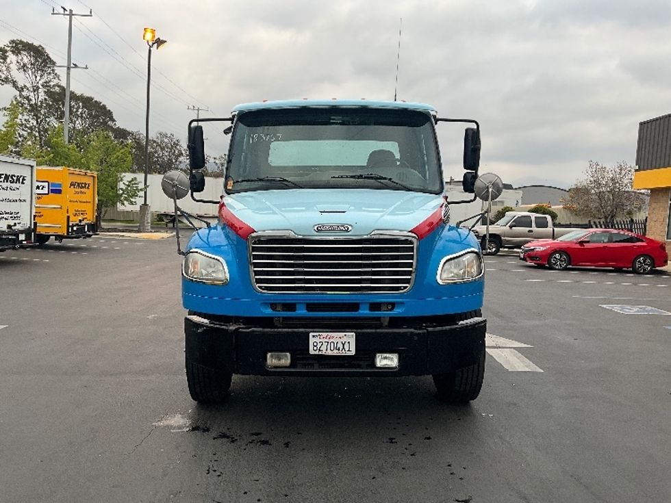 Cab and Chassis Truck-Light and Medium Duty Trucks-Freightliner-2017-M2-Sun Valley-CA-186,421\n\t\tmiles-$ 49,500 - Image 2