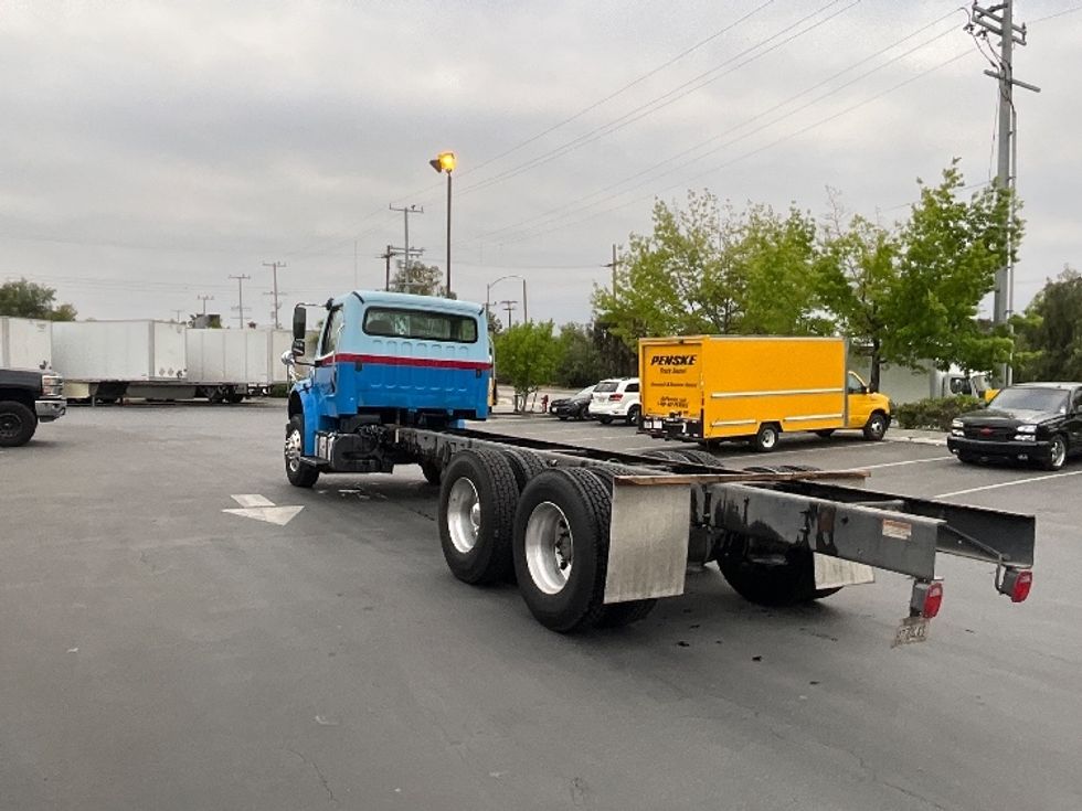 Cab and Chassis Truck-Light and Medium Duty Trucks-Freightliner-2017-M2-Sun Valley-CA-186,421\n\t\tmiles-$ 49,500 - Image 6