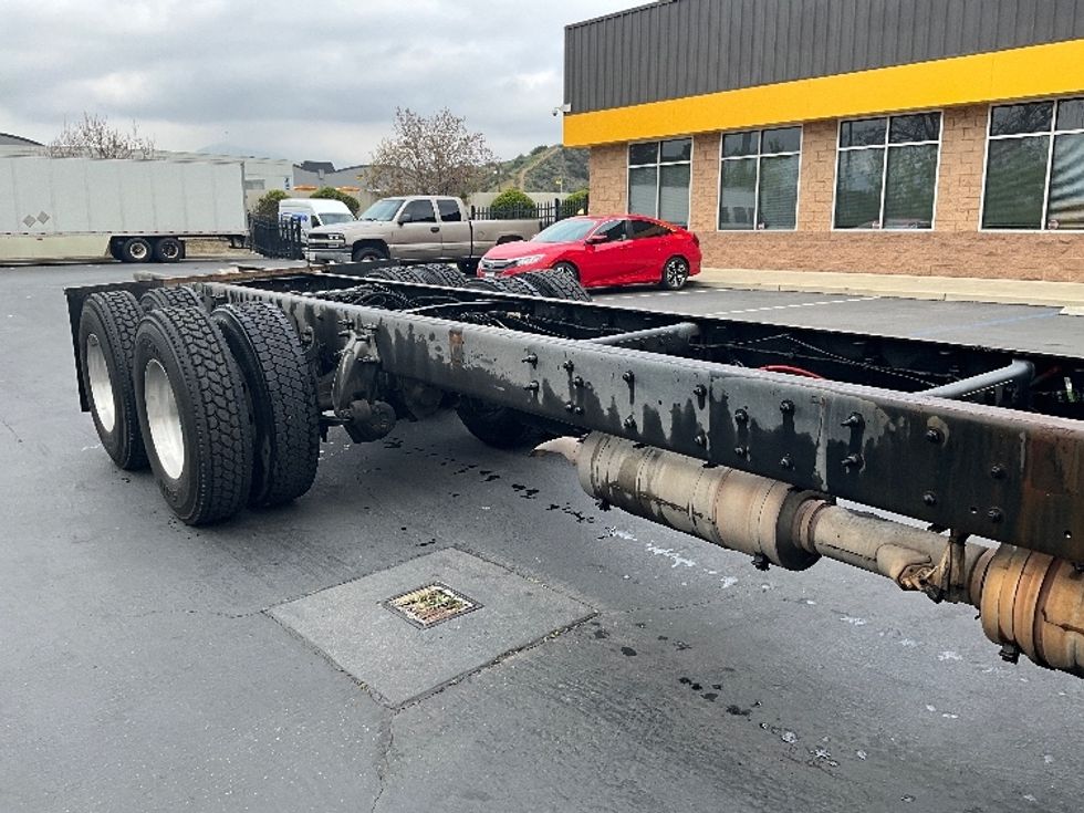 Cab and Chassis Truck-Light and Medium Duty Trucks-Freightliner-2017-M2-Sun Valley-CA-186,421\n\t\tmiles-$ 49,500 - Image 9