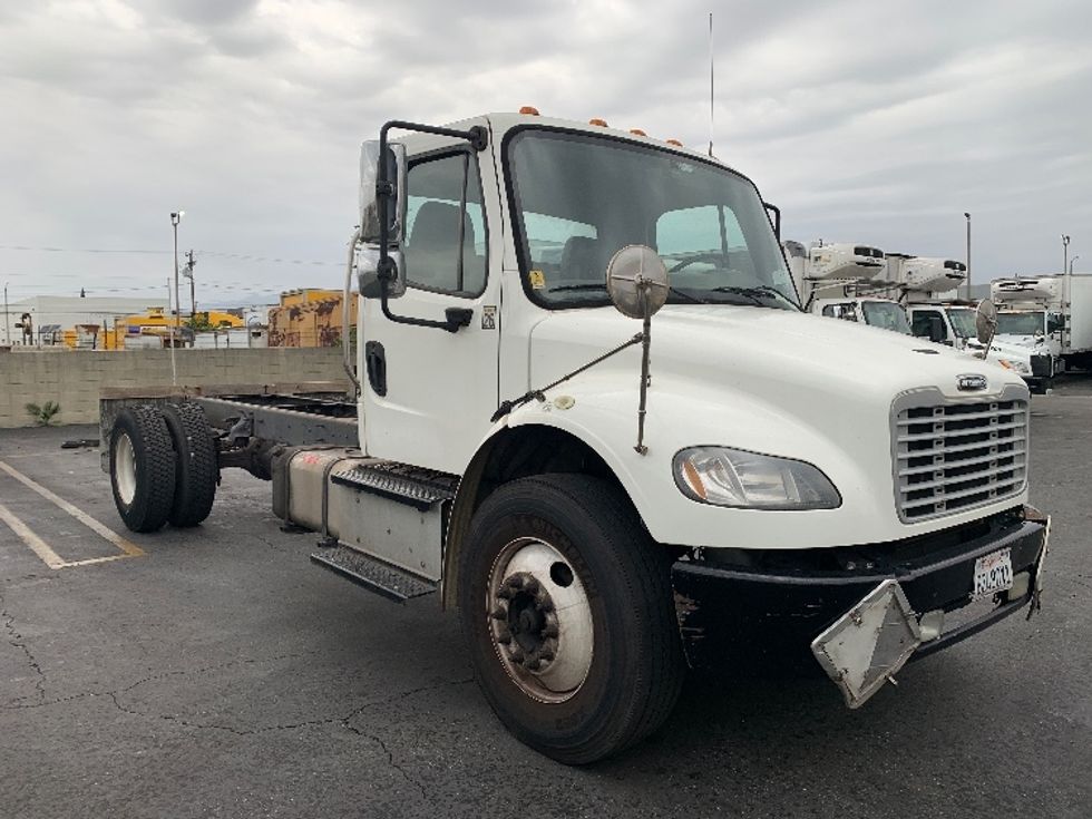 Cab and Chassis Truck-Light and Medium Duty Trucks-Freightliner-2017-M2-Torrance-CA-226,897\n\t\tmiles-$ 23,750 - Image 1