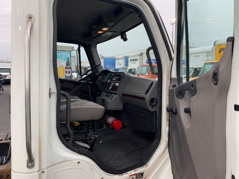 Cab and Chassis Truck-Light and Medium Duty Trucks-Freightliner-2017-M2-Torrance-CA-226,897\n\t\tmiles-$ 23,750 - Image 15