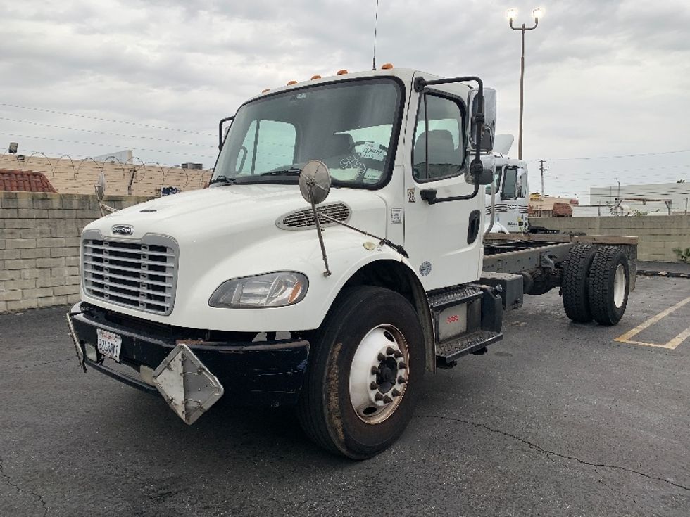 Cab and Chassis Truck-Light and Medium Duty Trucks-Freightliner-2017-M2-Torrance-CA-226,897\n\t\tmiles-$ 23,750 - Image 3
