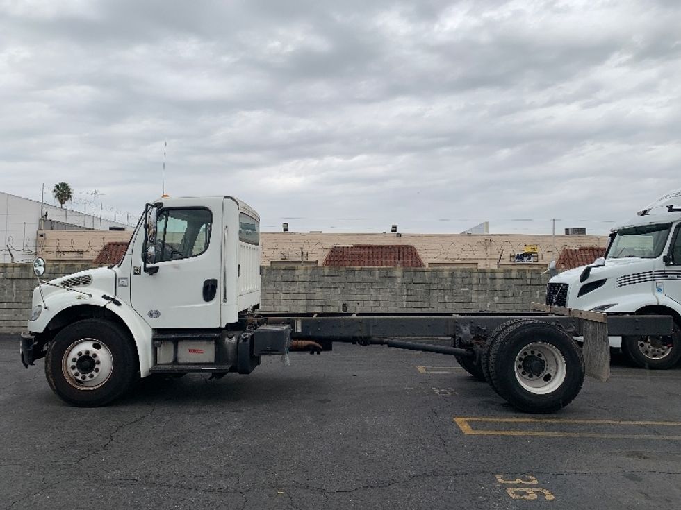 Cab and Chassis Truck-Light and Medium Duty Trucks-Freightliner-2017-M2-Torrance-CA-226,897\n\t\tmiles-$ 23,750 - Image 4