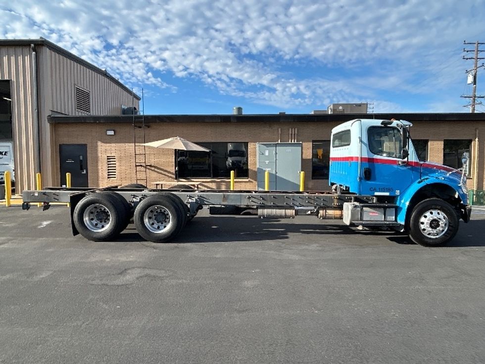 Cab and Chassis Truck-Light and Medium Duty Trucks-Freightliner-2017-M2-Ventura-CA-305,484\n\t\tmiles-$ 39,750 - Image 11