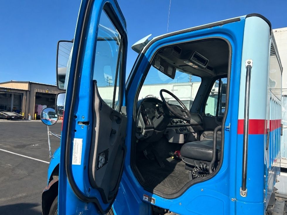 Cab and Chassis Truck-Light and Medium Duty Trucks-Freightliner-2017-M2-Ventura-CA-305,484\n\t\tmiles-$ 39,750 - Image 12