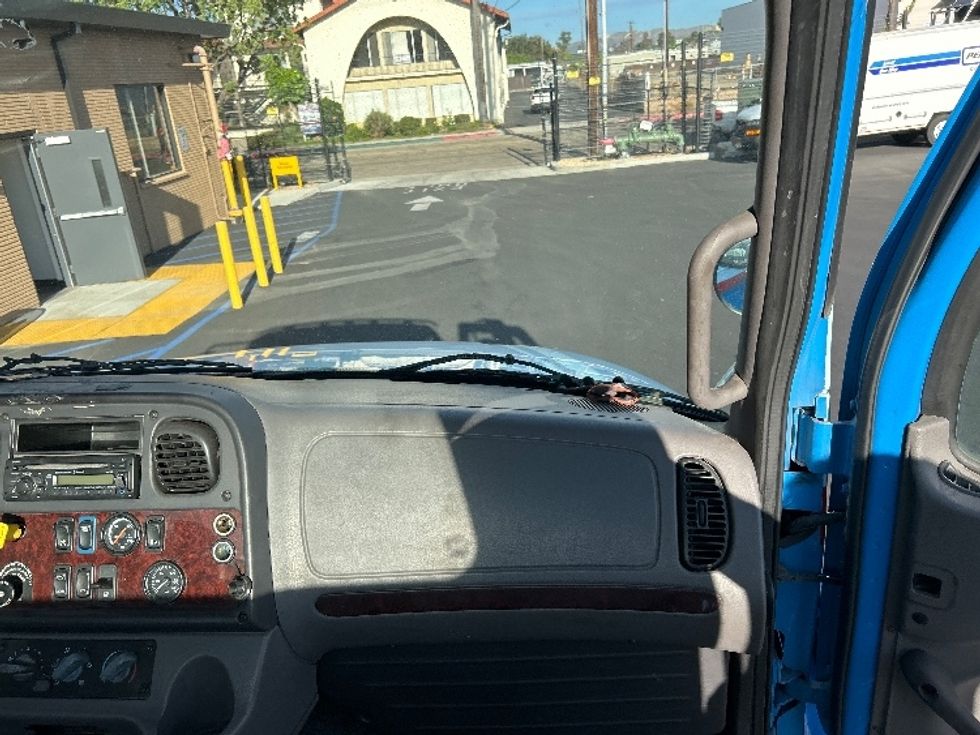 Cab and Chassis Truck-Light and Medium Duty Trucks-Freightliner-2017-M2-Ventura-CA-305,484\n\t\tmiles-$ 39,750 - Image 15