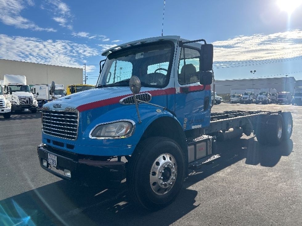 Cab and Chassis Truck-Light and Medium Duty Trucks-Freightliner-2017-M2-Ventura-CA-305,484\n\t\tmiles-$ 39,750 - Image 3
