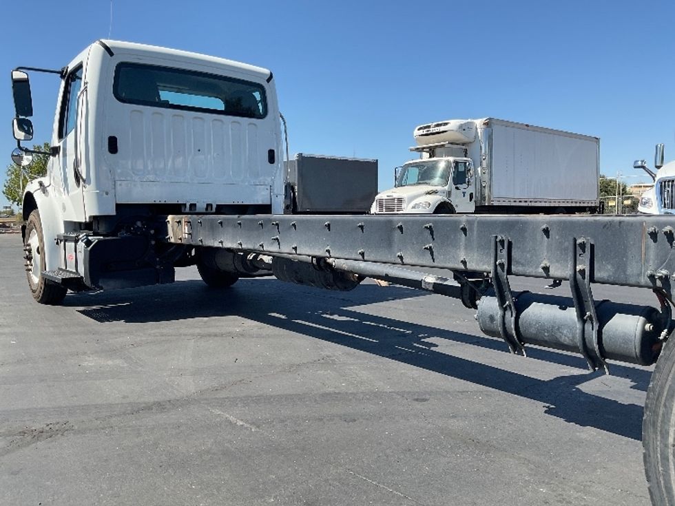 Cab and Chassis Truck-Light and Medium Duty Trucks-Freightliner-2017-M2-West Sacramento-CA-185,339\n\t\tmiles-$ 38,250 - Image 13