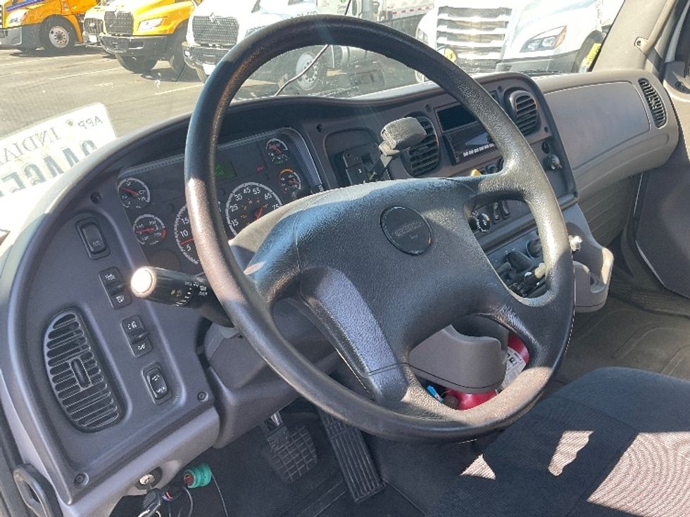Cab and Chassis Truck-Light and Medium Duty Trucks-Freightliner-2017-M2-West Sacramento-CA-185,339\n\t\tmiles-$ 38,250 - Image 16