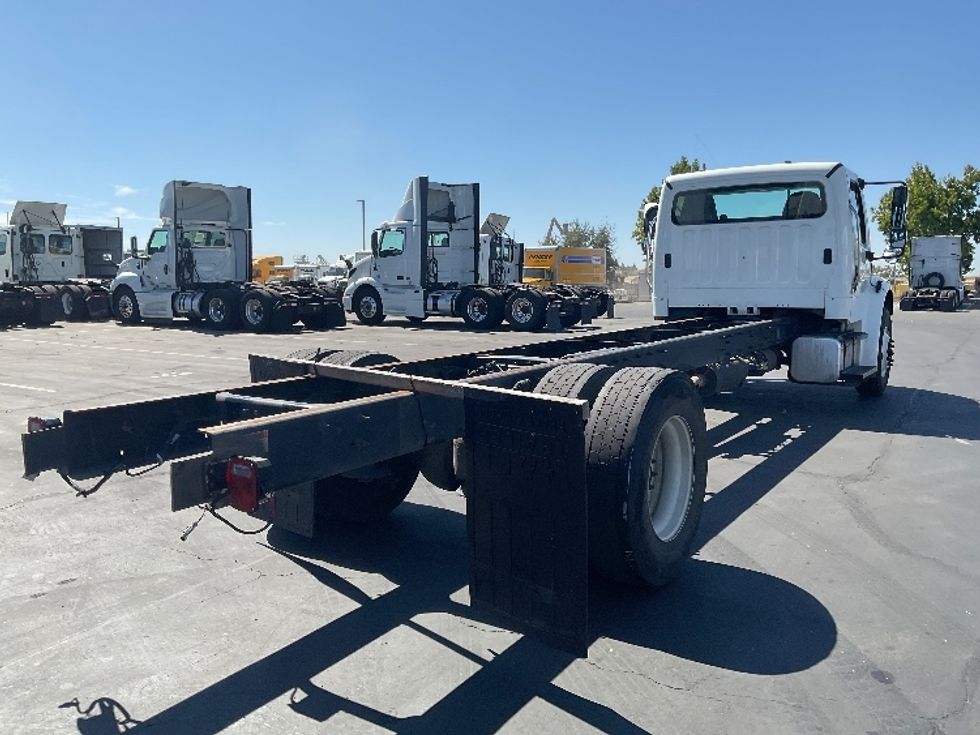 Cab and Chassis Truck-Light and Medium Duty Trucks-Freightliner-2017-M2-West Sacramento-CA-185,339\n\t\tmiles-$ 38,250 - Image 6