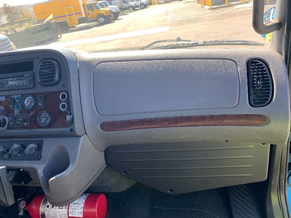 Cab and Chassis Truck-Light and Medium Duty Trucks-Freightliner-2017-M2-West Sacramento-CA-189,540\n\t\tmiles-$ 48,500 - Image 16