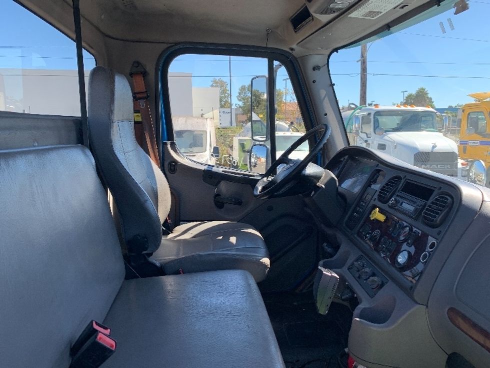 Cab and Chassis Truck-Light and Medium Duty Trucks-Freightliner-2017-M2-West Sacramento-CA-189,540\n\t\tmiles-$ 48,500 - Image 17