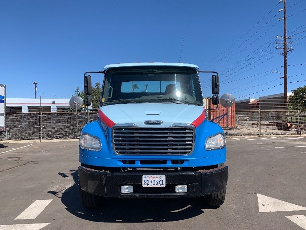 Cab and Chassis Truck-Light and Medium Duty Trucks-Freightliner-2017-M2-West Sacramento-CA-189,540\n\t\tmiles-$ 48,500 - Image 2