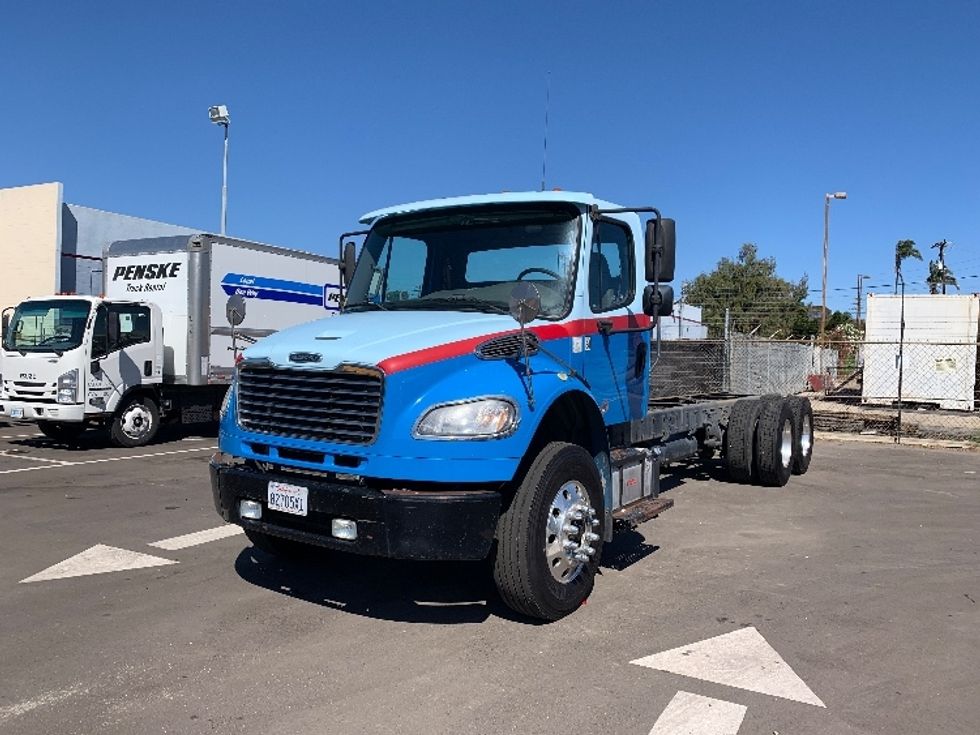 Cab and Chassis Truck-Light and Medium Duty Trucks-Freightliner-2017-M2-West Sacramento-CA-189,540\n\t\tmiles-$ 48,500 - Image 3