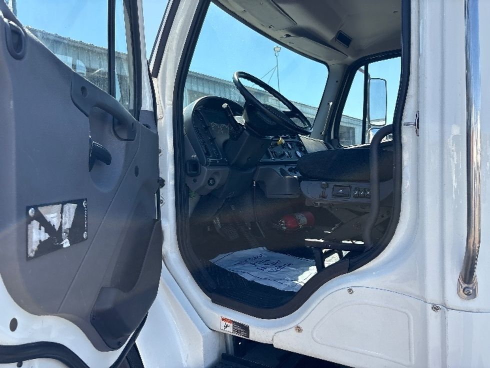 Cab and Chassis Truck-Light and Medium Duty Trucks-Freightliner-2017-M2-West Sacramento-CA-334,585\n\t\tmiles-$ 19,000 - Image 10