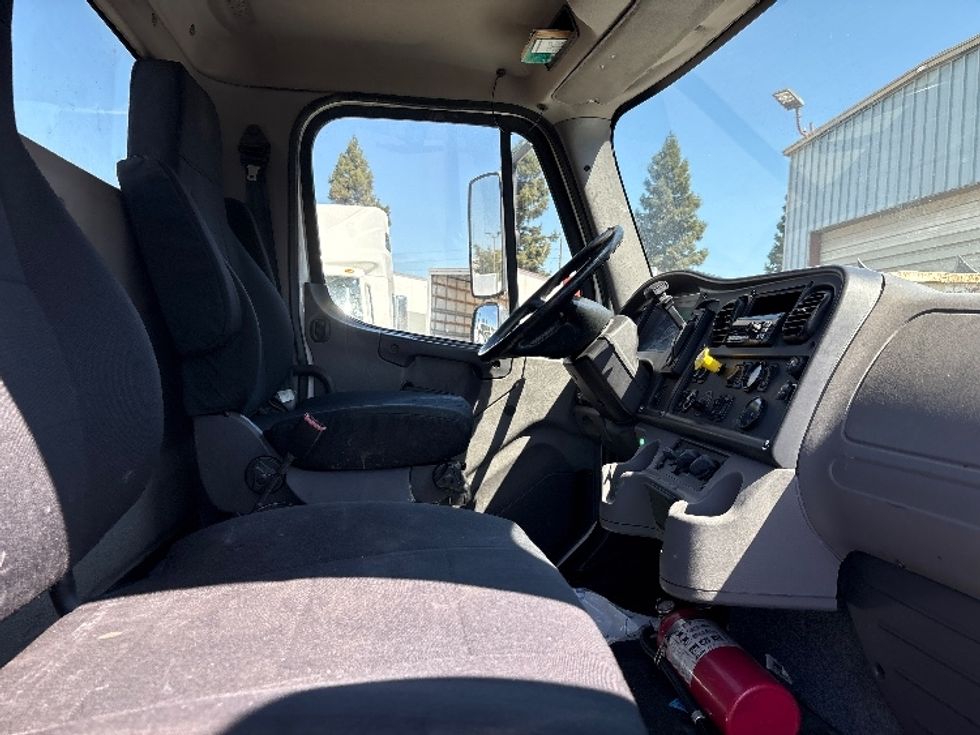 Cab and Chassis Truck-Light and Medium Duty Trucks-Freightliner-2017-M2-West Sacramento-CA-334,585\n\t\tmiles-$ 19,000 - Image 15