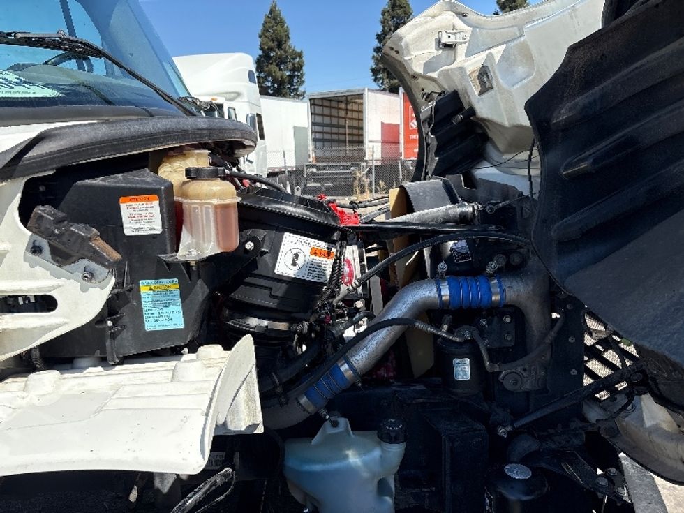 Cab and Chassis Truck-Light and Medium Duty Trucks-Freightliner-2017-M2-West Sacramento-CA-334,585\n\t\tmiles-$ 19,000 - Image 16