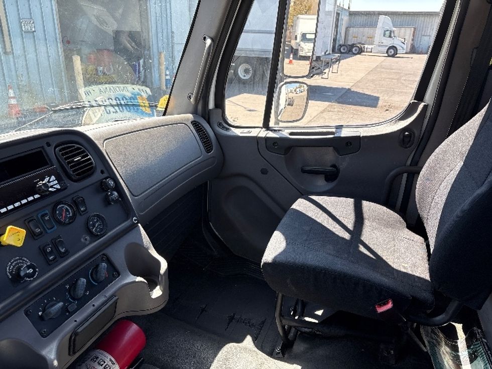 Cab and Chassis Truck-Light and Medium Duty Trucks-Freightliner-2017-M2-West Sacramento-CA-334,585\n\t\tmiles-$ 19,000 - Image 18