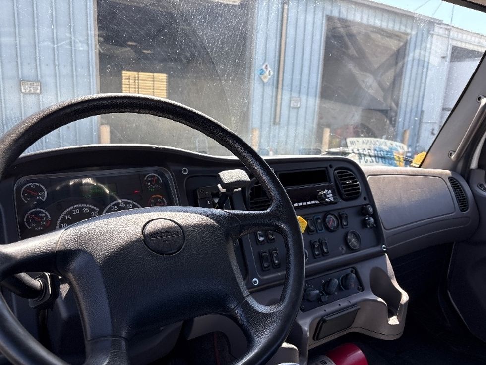 Cab and Chassis Truck-Light and Medium Duty Trucks-Freightliner-2017-M2-West Sacramento-CA-334,585\n\t\tmiles-$ 19,000 - Image 20