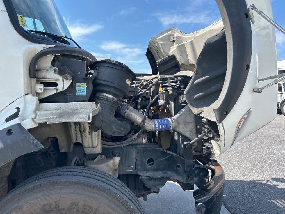 Cab and Chassis Truck-Light and Medium Duty Trucks-Freightliner-2017-M211264S-Hammond-LA-493,663\n\t\tmiles-$ 60,750 - Image 16