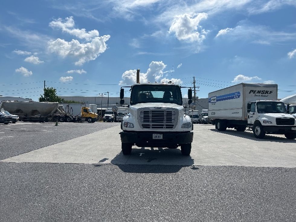 Cab and Chassis Truck-Light and Medium Duty Trucks-Freightliner-2017-M211264S-Hammond-LA-493,663\n\t\tmiles-$ 60,750 - Image 2