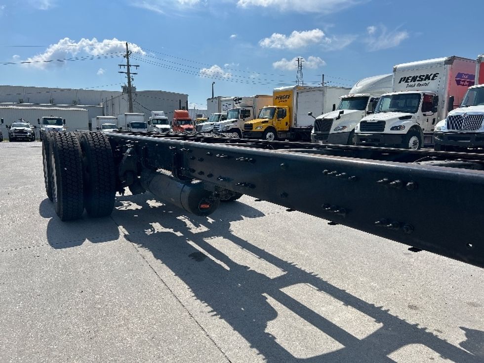 Cab and Chassis Truck-Light and Medium Duty Trucks-Freightliner-2017-M211264S-Hammond-LA-493,663\n\t\tmiles-$ 60,750 - Image 7