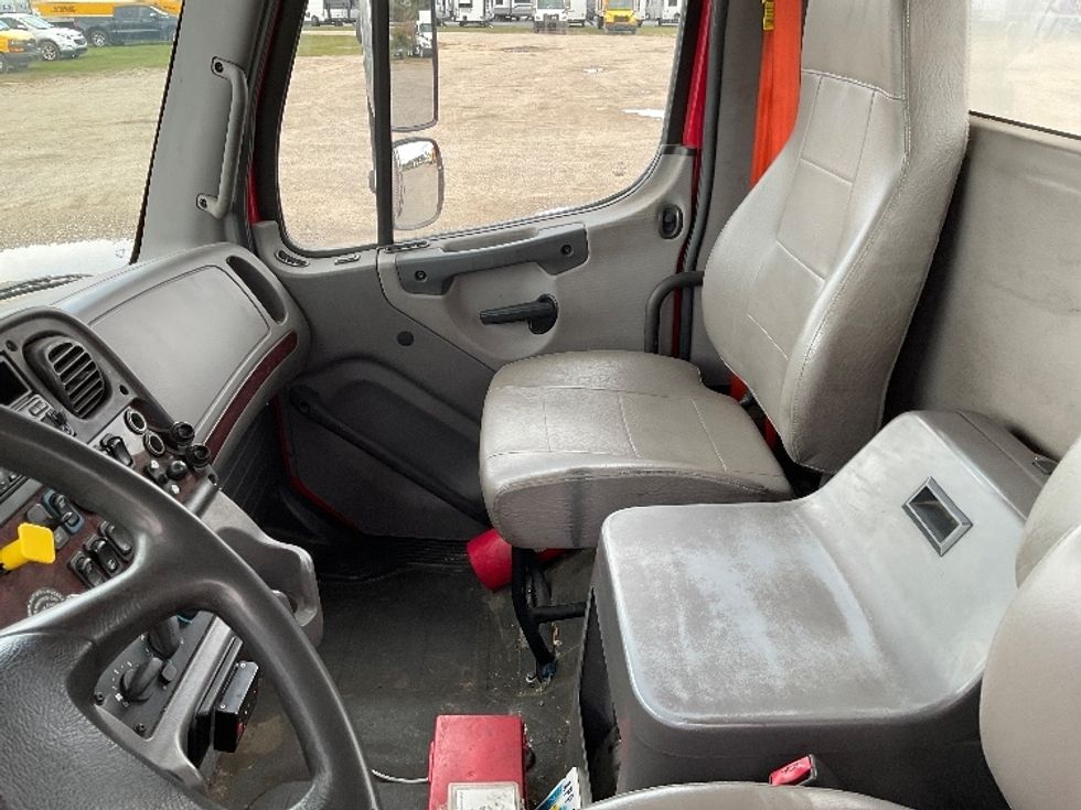 Cab and Chassis Truck-Light and Medium Duty Trucks-Freightliner-2017-M211264S-Lansing-MI-341,225\n\t\tmiles-$ 65,750 - Image 14