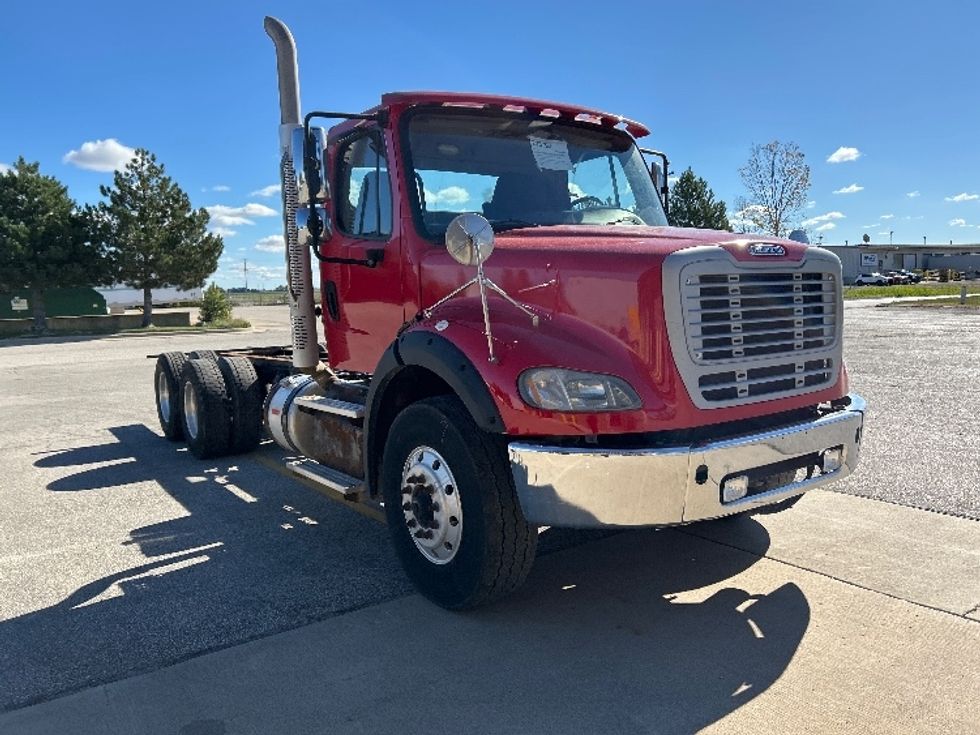 Cab and Chassis Truck-Light and Medium Duty Trucks-Freightliner-2017-M211264S-Saginaw-MI-607,844\n\t\tmiles-$ 54,250 - Image 1