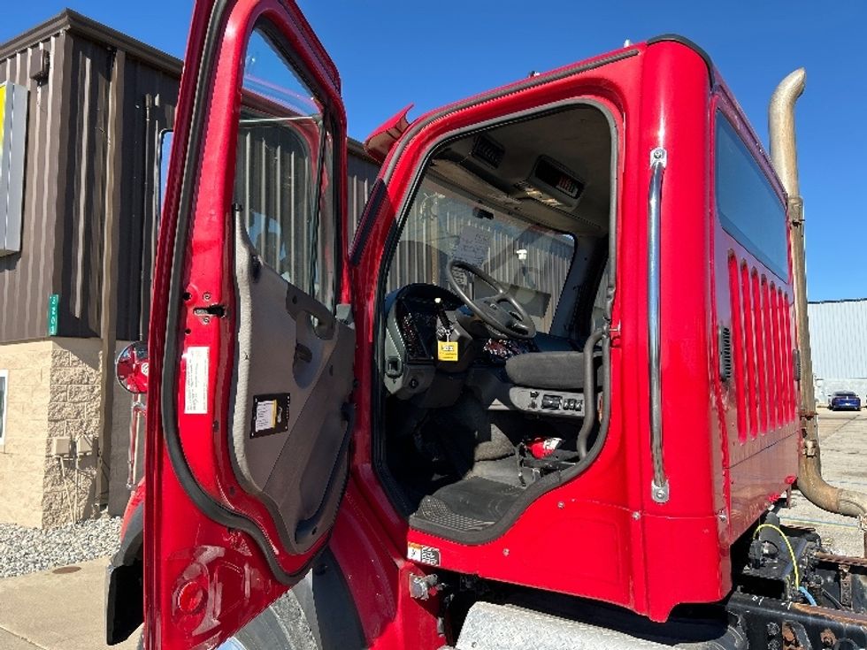 Cab and Chassis Truck-Light and Medium Duty Trucks-Freightliner-2017-M211264S-Saginaw-MI-607,844\n\t\tmiles-$ 54,250 - Image 10