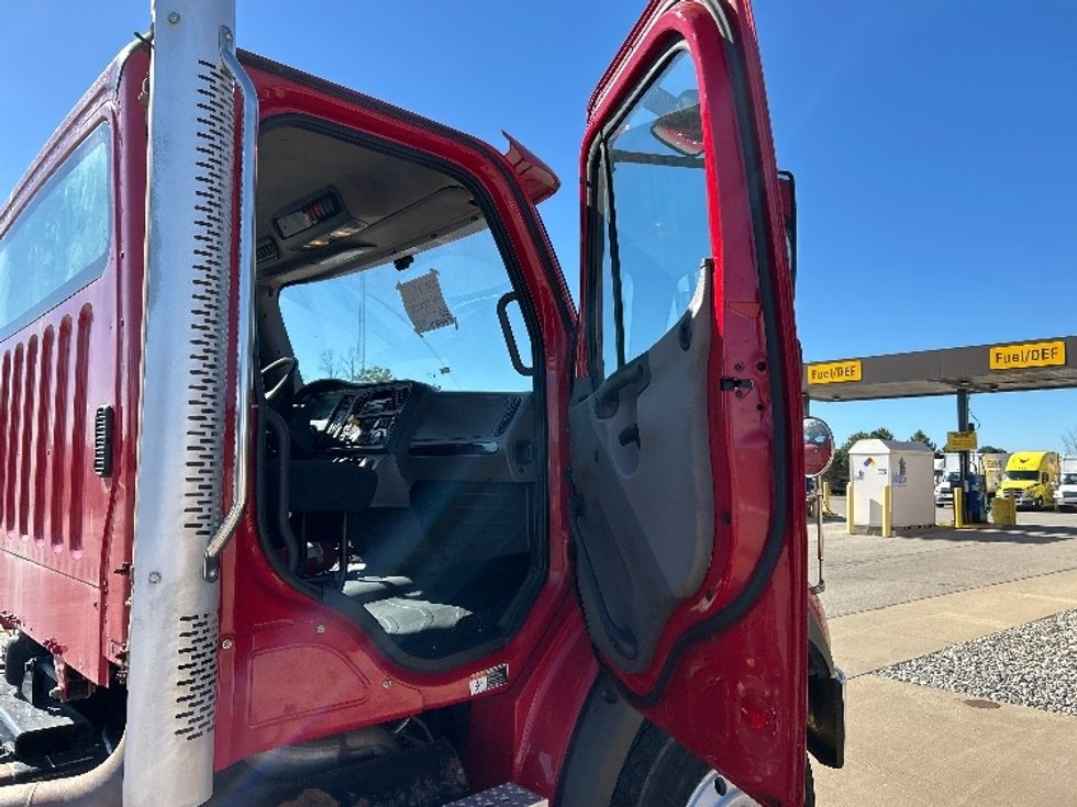 Cab and Chassis Truck-Light and Medium Duty Trucks-Freightliner-2017-M211264S-Saginaw-MI-607,844\n\t\tmiles-$ 54,250 - Image 14
