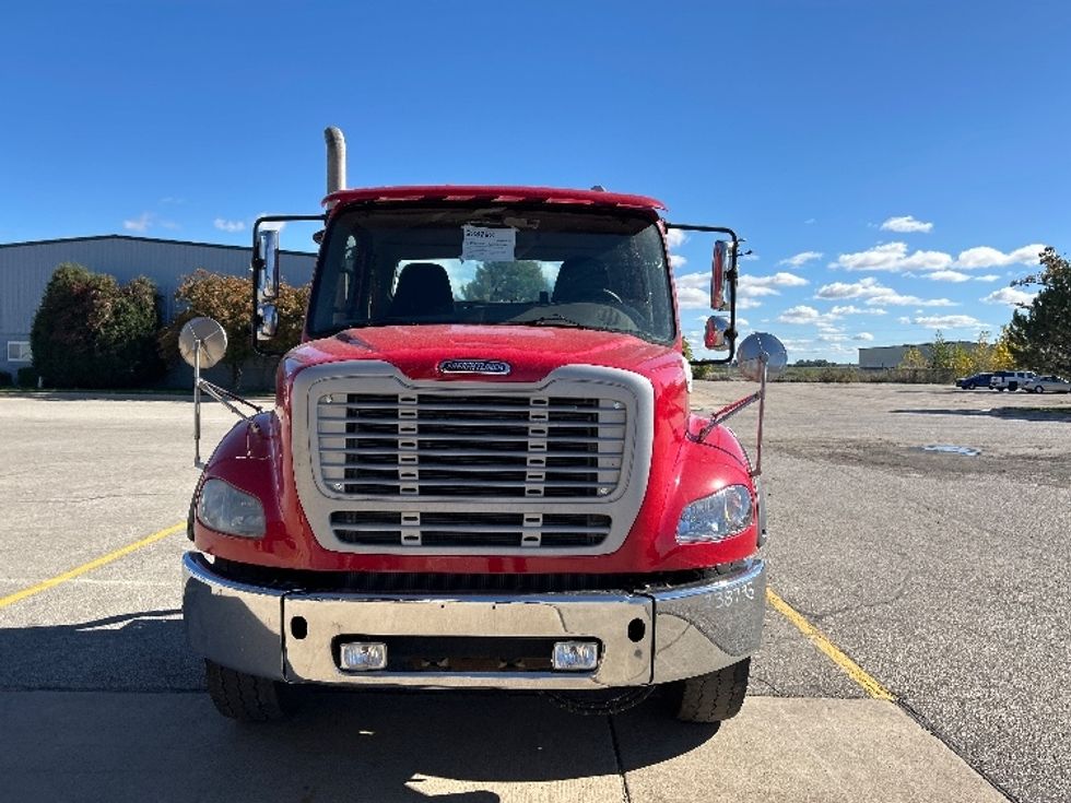 Cab and Chassis Truck-Light and Medium Duty Trucks-Freightliner-2017-M211264S-Saginaw-MI-607,844\n\t\tmiles-$ 54,250 - Image 2