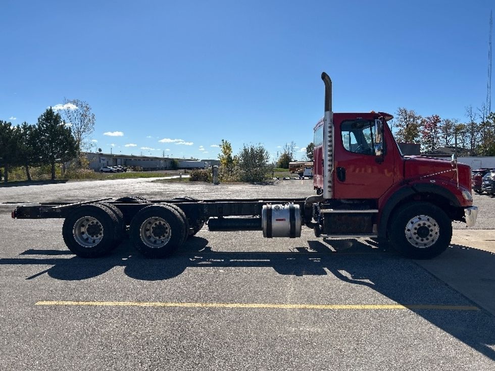Cab and Chassis Truck-Light and Medium Duty Trucks-Freightliner-2017-M211264S-Saginaw-MI-607,844\n\t\tmiles-$ 54,250 - Image 9
